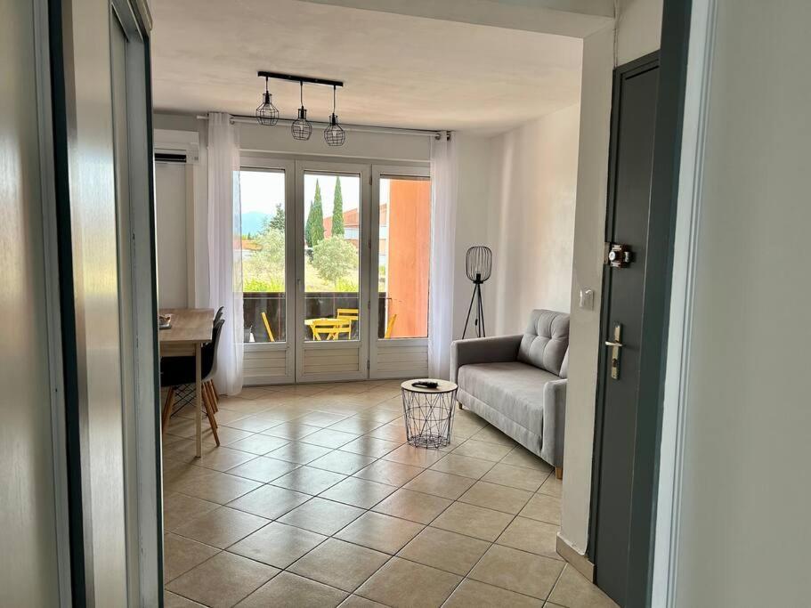Apartment T3 6 Personnes Avec Terrasse, Wifi, Climatisation *