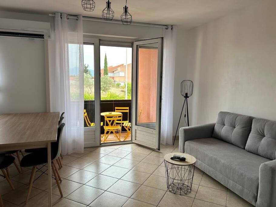 T3 6 Personnes Avec Terrasse, Wifi, Climatisation * Canet-en-Roussillon