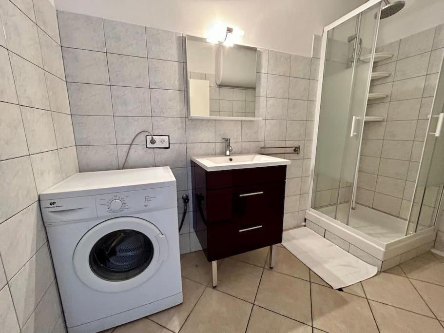 T3 6 Personnes Avec Terrasse, Wifi, Climatisation Apartment *