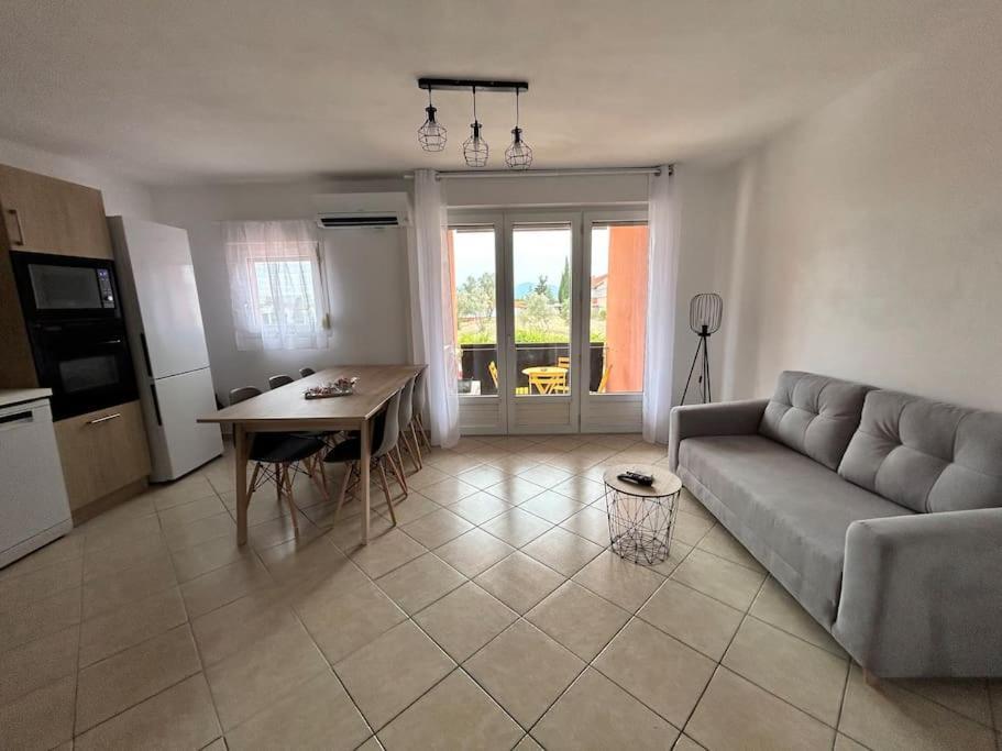 T3 6 Personnes Avec Terrasse, Wifi, Climatisation *