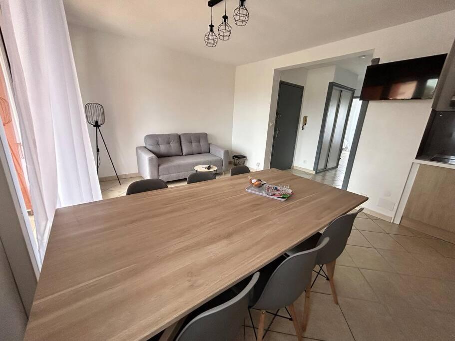 T3 6 Personnes Avec Terrasse, Wifi, Climatisation
