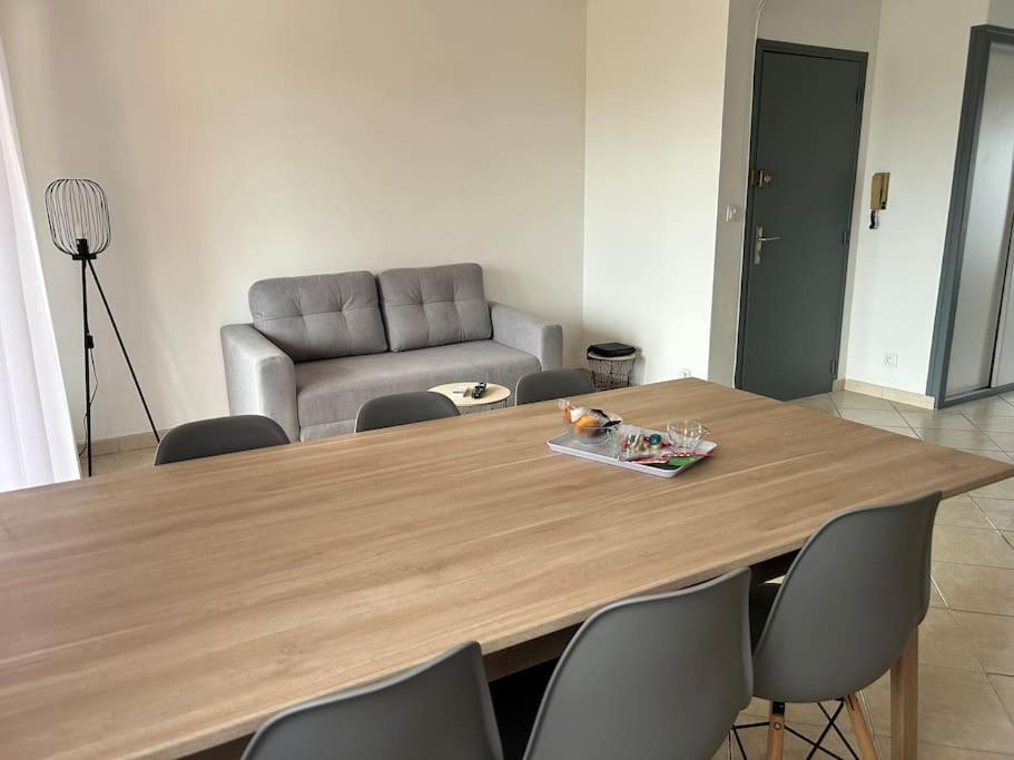 Apartment T3 6 Personnes Avec Terrasse, Wifi, Climatisation