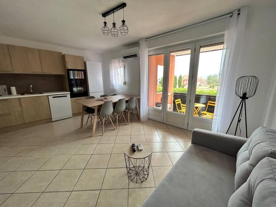 T3 6 Personnes Avec Terrasse, Wifi, Climatisation * Canet-en-Roussillon