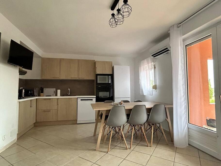 T3 6 Personnes Avec Terrasse, Wifi, Climatisation